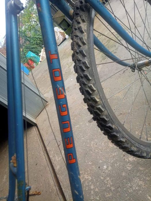 Bicicleta antiga em bom estado