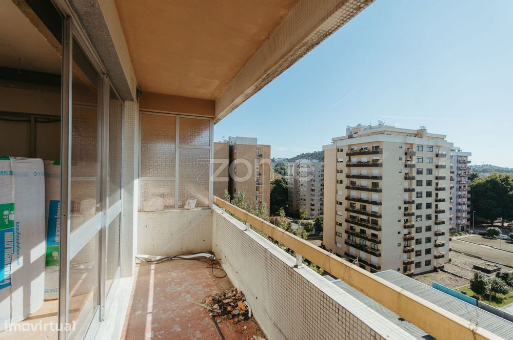Apartamento T0 Novo c/ Varanda e Arrecadação na Rua Machado Vilela