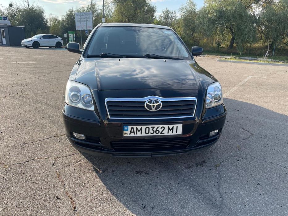 Продам автомобіль Toyota Avensis