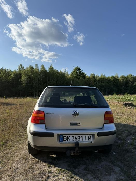 Продам машину Golf
