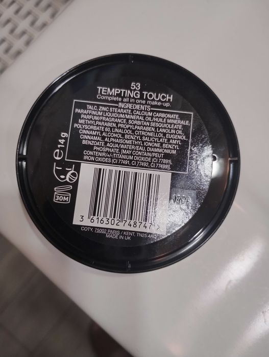Max factor creme puff 53 tempting touch