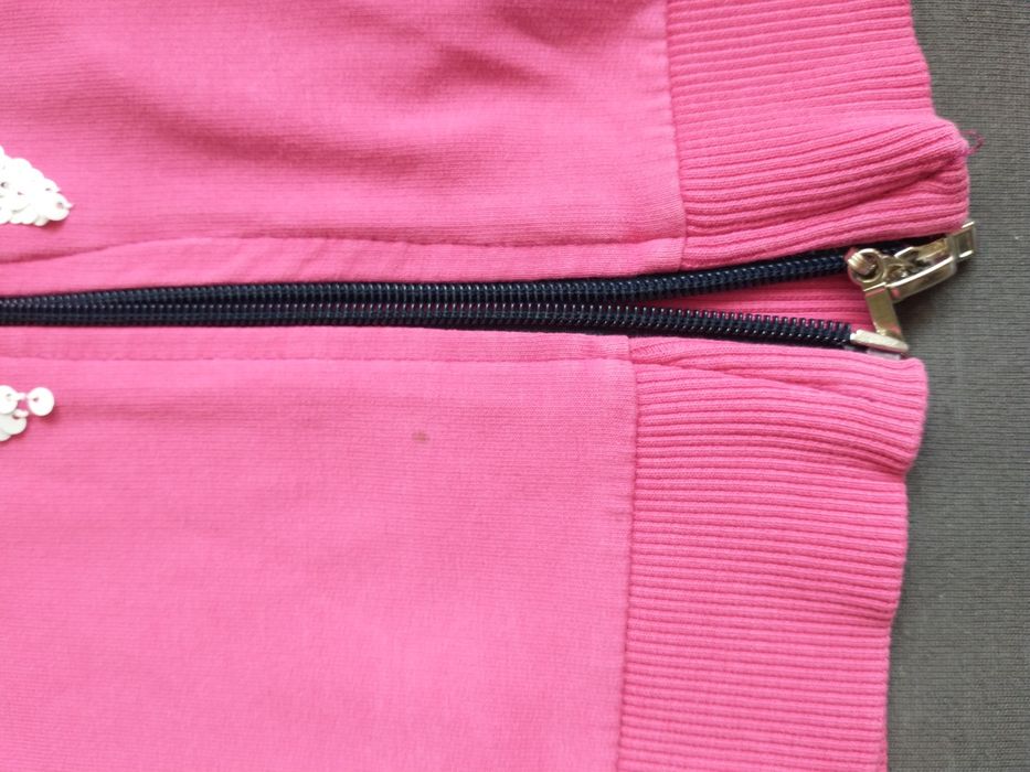 Bluza z kapturem Viollen 116 cekiny  fuksja bdb-