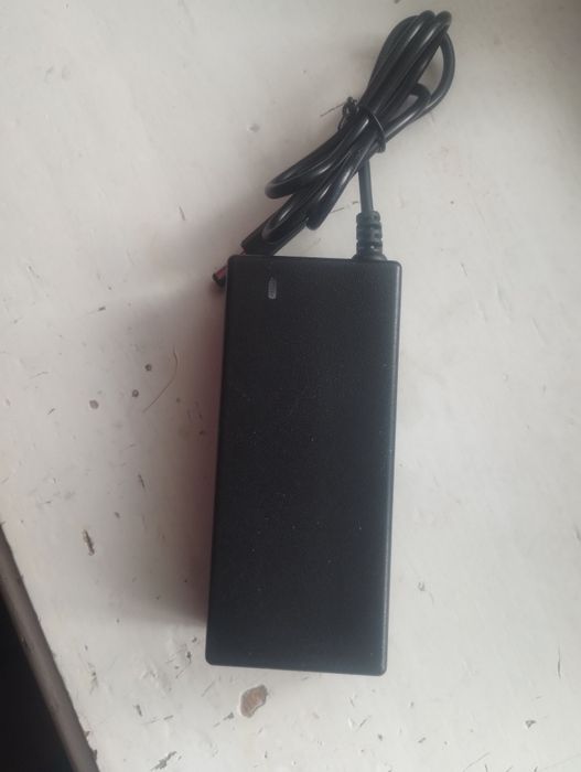 Блок питания,зарядка 12В на 3А