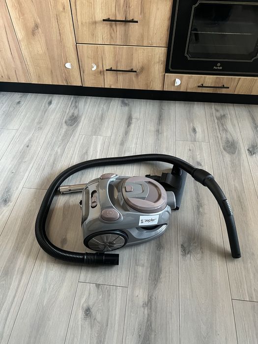 Новый пылесос zepter