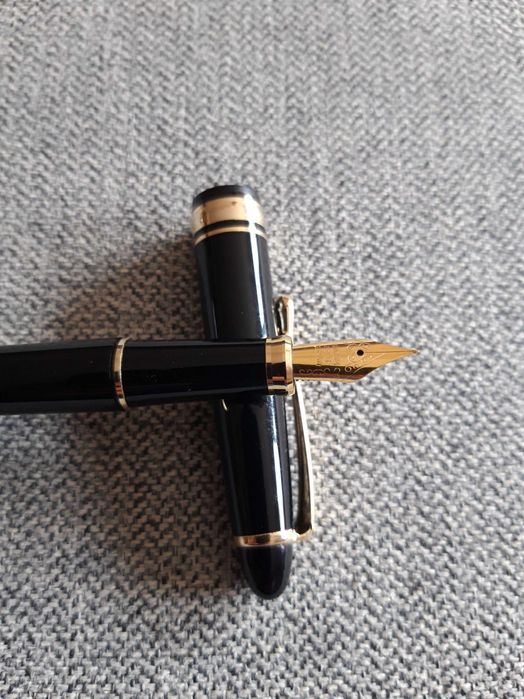 Caneta de tinta permanente