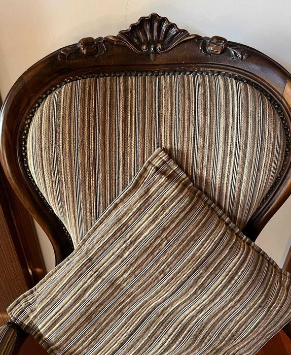 Antyk. Piękny rzeźbiony fotel ludwikowski. Starannie odrestaurowany.