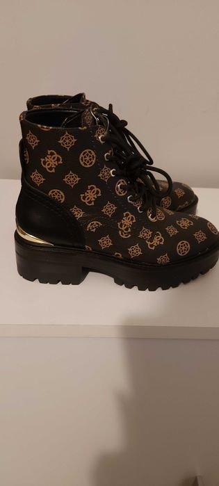 Nowe buty Guess.