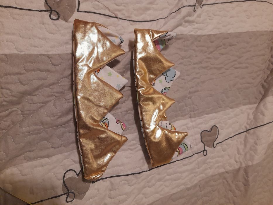 Materiałowe korony na bal przebierańców