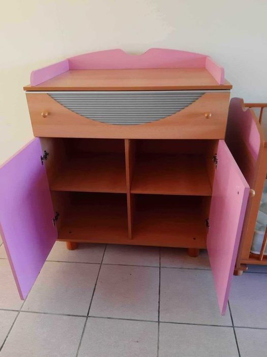 Cama e comoda, muda fraldas .