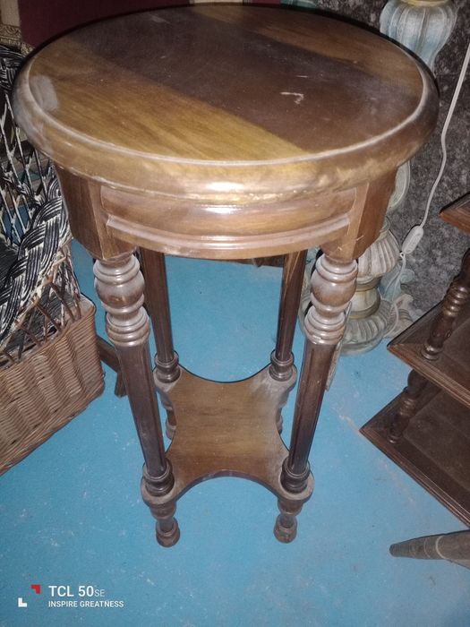 Móvel Coluna vintage em estado razoável a precisar de restauro .a prec