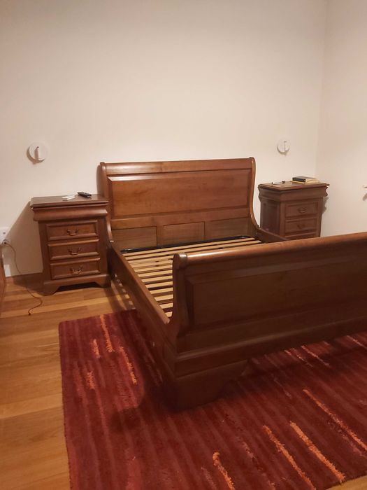 Mobília em madeira estilo Luís Filipe