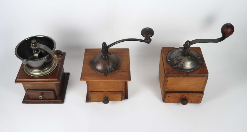 3 Moinhos de café muito antigos