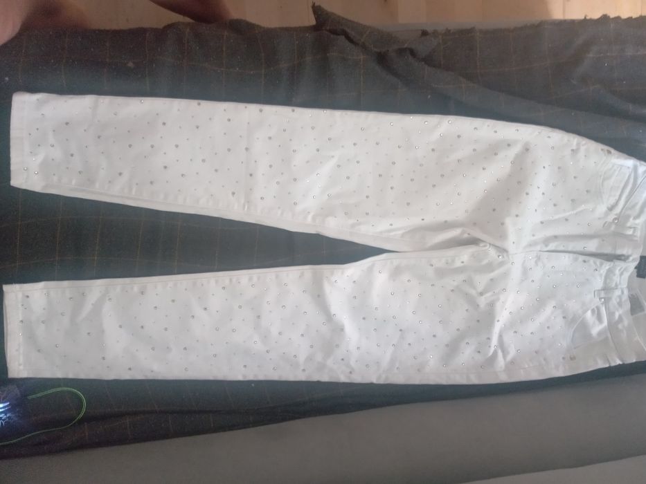 Damskie spodnie S białe