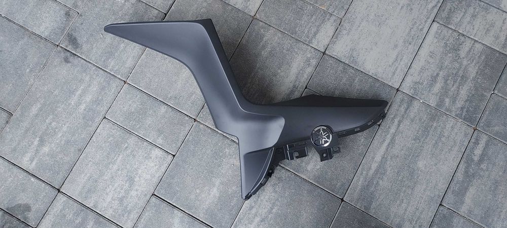 Owiewka osłona plastik Yamaha X MAX 125 wypełnienie 300 400 bok boczek