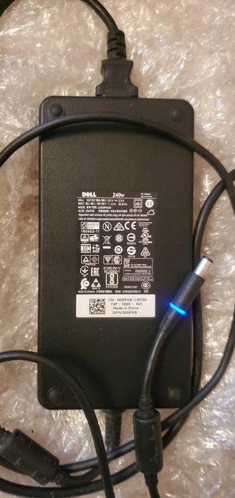 Dell 240w 19,5V 12,3A  LA240PM160