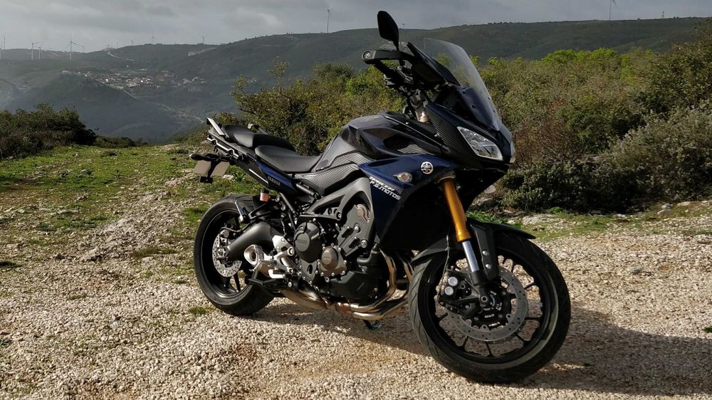 Yamaha MT-09 Tracer (2016) – 42.000 km – Impecável c/ Top Case