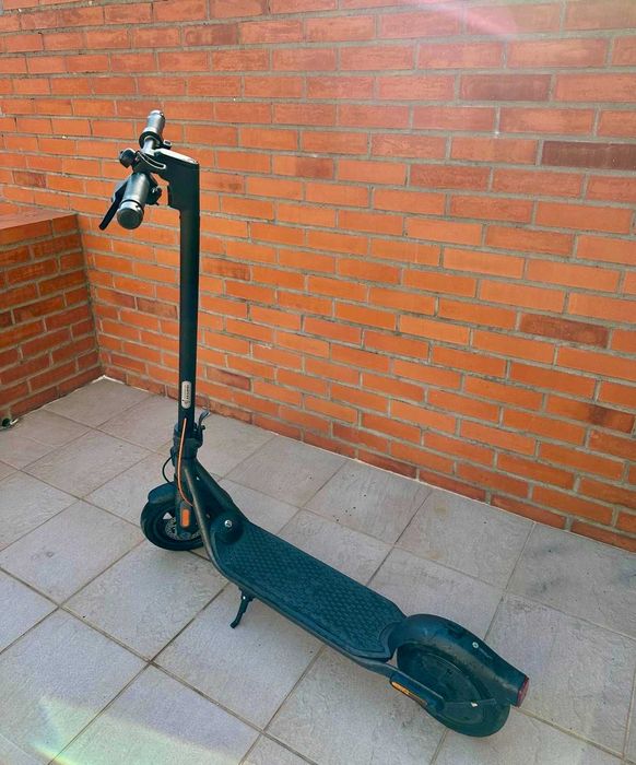 Trotinete Elétrica Ninebot KickScooter F2 Plus E Powered by Segway