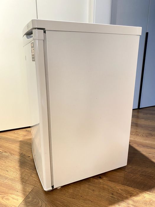 Морозильна камера AKV FVM 805