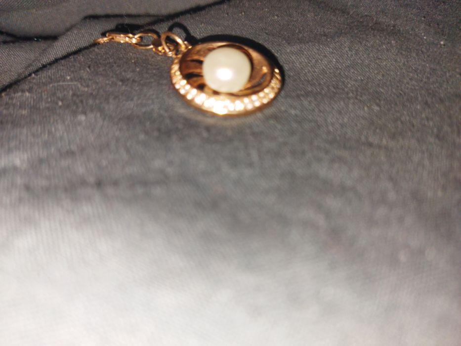 Продам золотой кунон и кольцо с сапфиром проба 585.