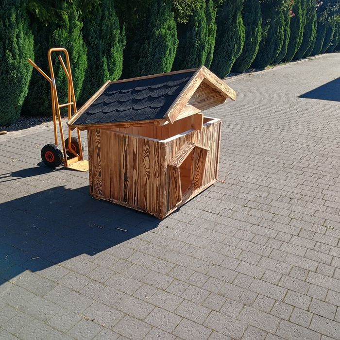 Buda dla psa ocieplana