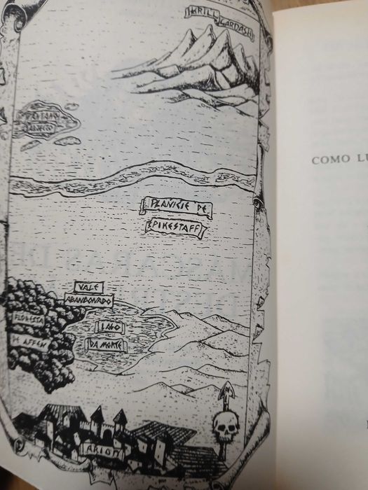 Livro aventuras fantásticas - Máscaras de Destruição