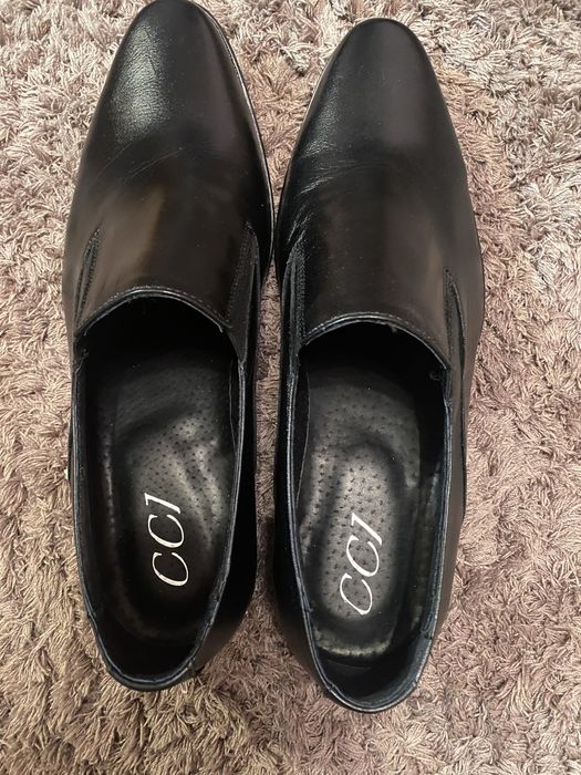 демісезонні шкіряні чоловічі туфлі