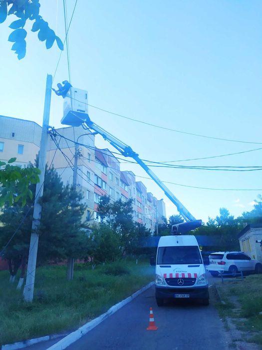 Послуги, оренда автовишки 14-20 м / Услуги, аренда автовышки автовишка