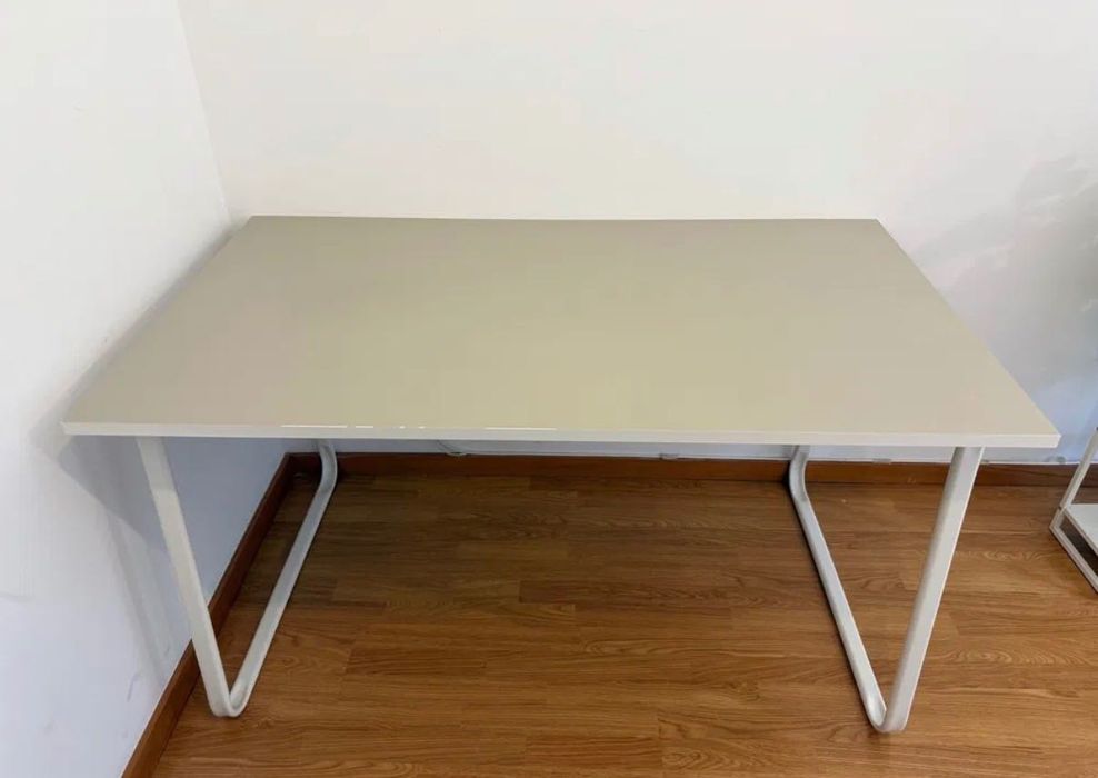 Secretária IKEA – Bom Estado