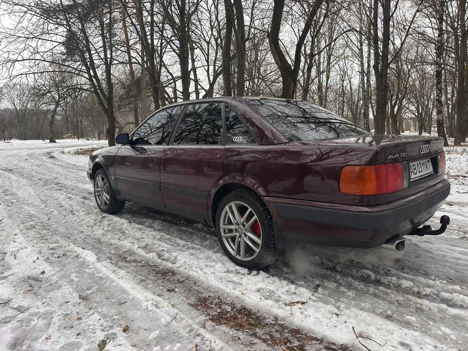 Авто Ауді А4 100