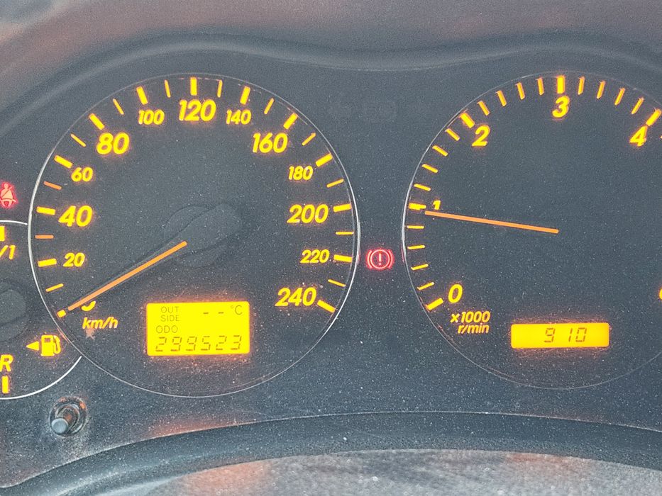 Toyota avensis  2.0 com 300000km