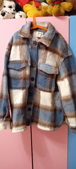Kurtka koszulowa w krate Bershka
