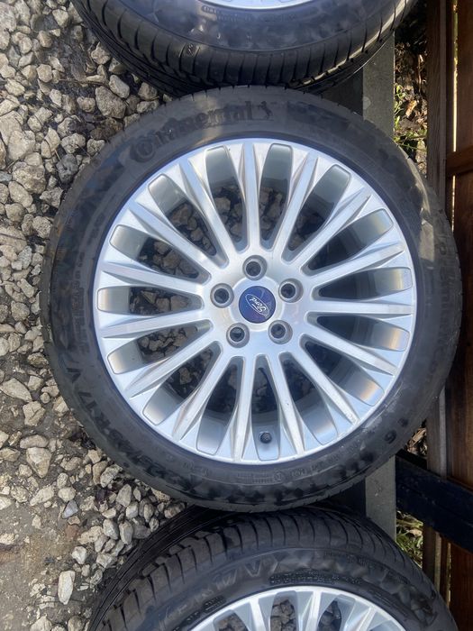 Alufelgi orginalne Ford 17-5x108 z oponami letnimi