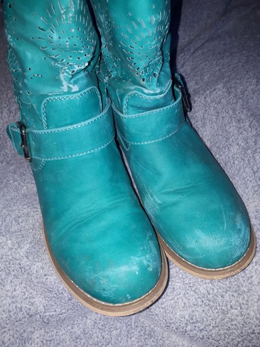 Witam mam do sprzedania buty damskie kozaki. wiosenne