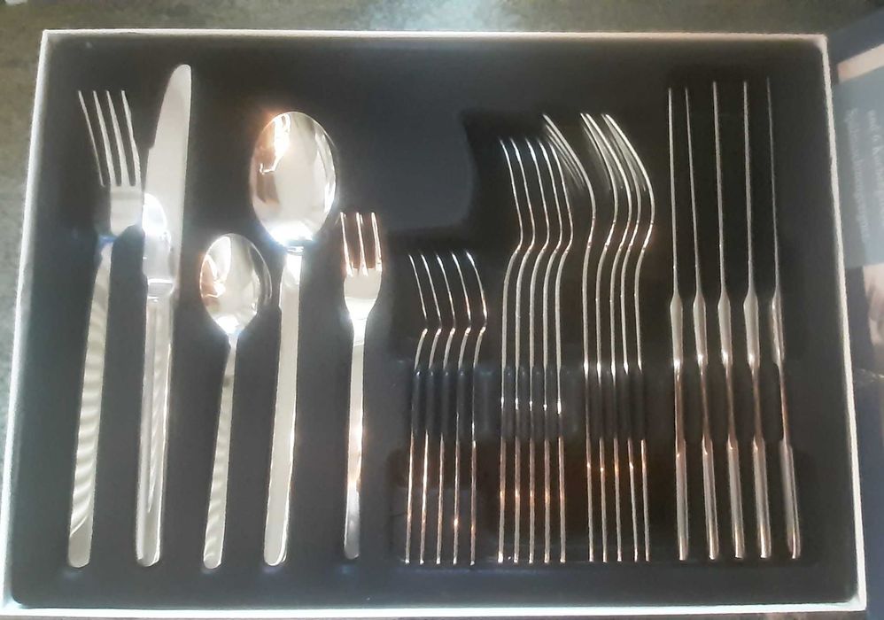 30-elementowy zestaw sztućców stołowych ze stali nierdzewnej