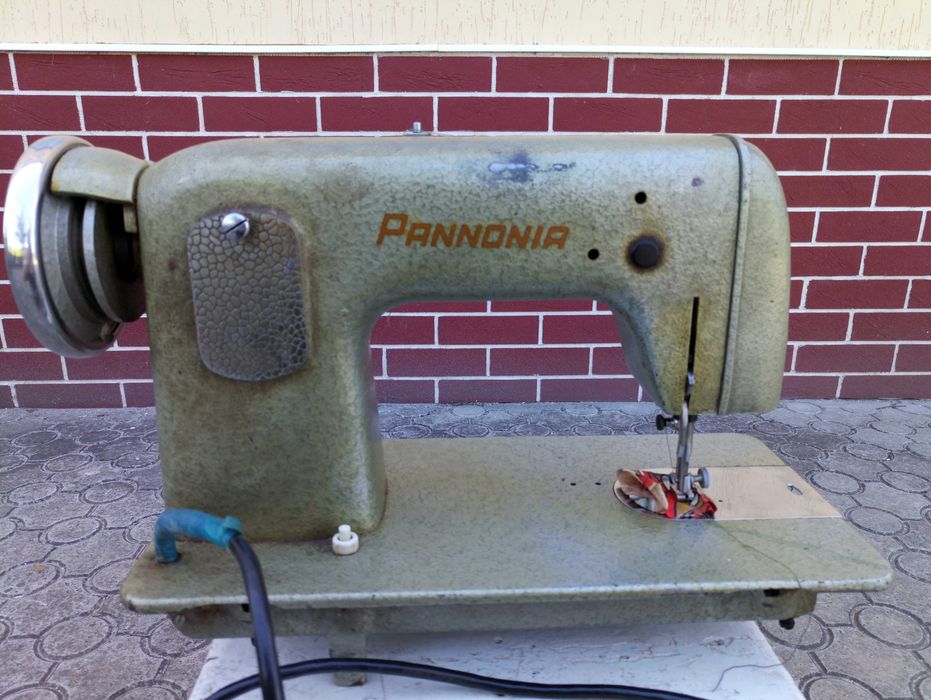 Швейна машинка Pannonia