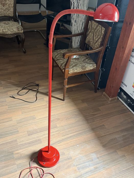 Oddam za darmo- stolik i lampe