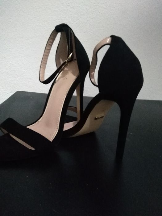 Sandálias novas número 36