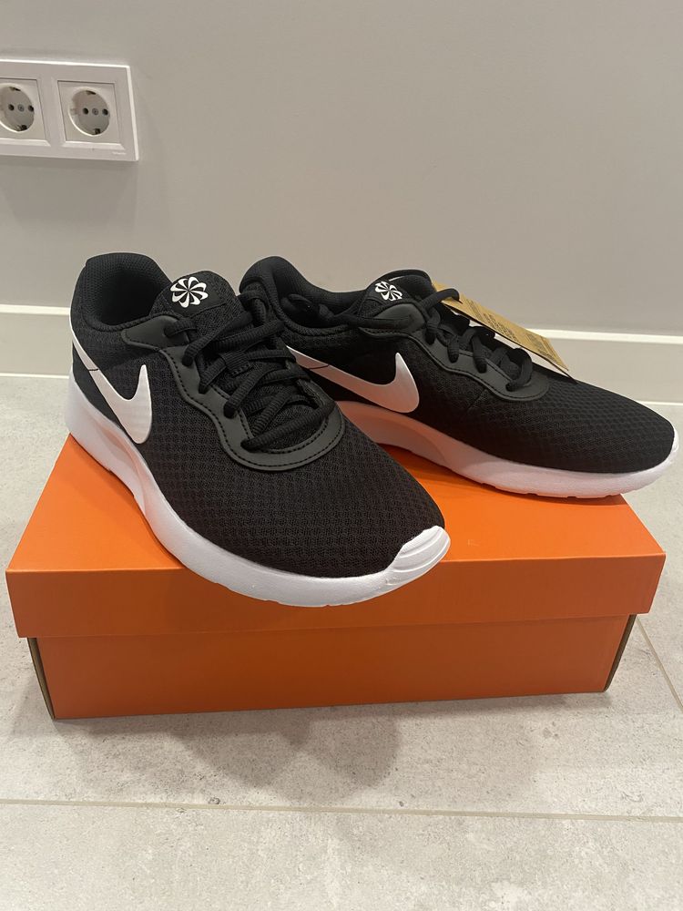 Nike tanjun 43 best sale