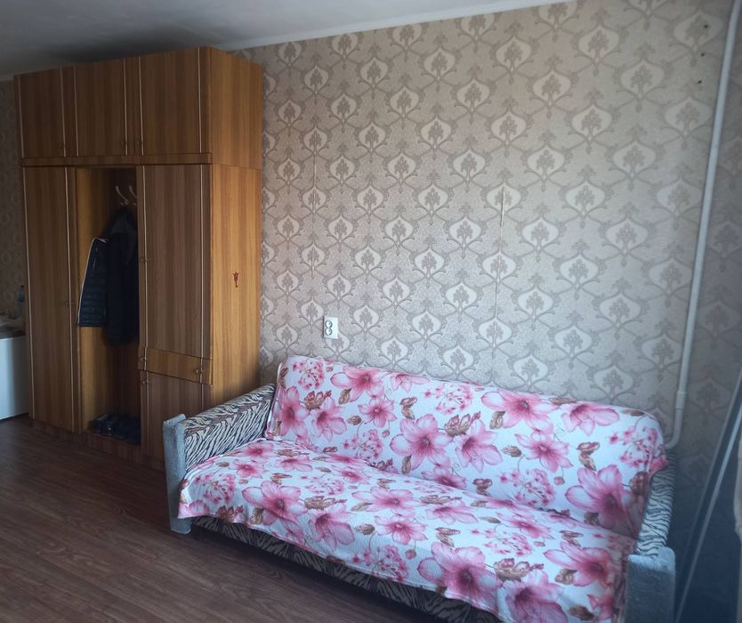 Продається велика кімната в гуртожитку