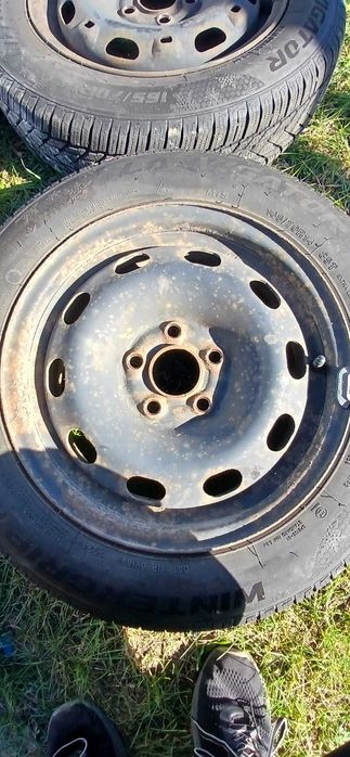 Opony zimowe 165/70 R14 na felgach stalowych komplet