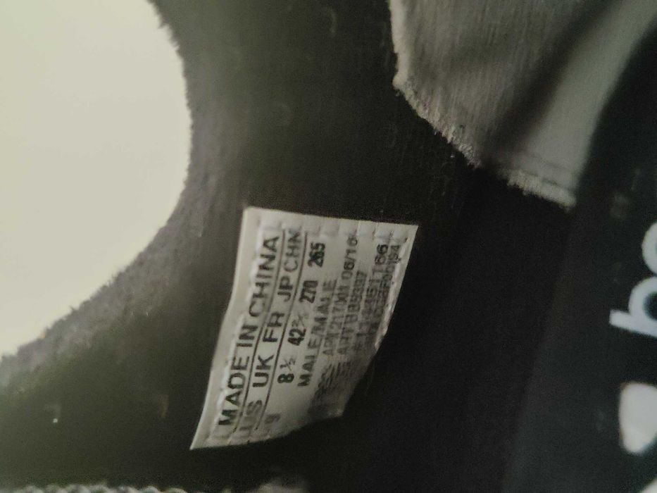 sapatos yeezy novos
