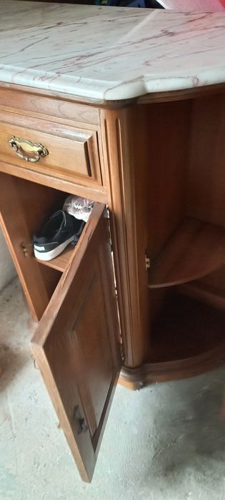 Movel em madeira com espelho