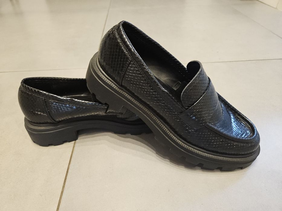 Zara loufersy mokasyny czarne