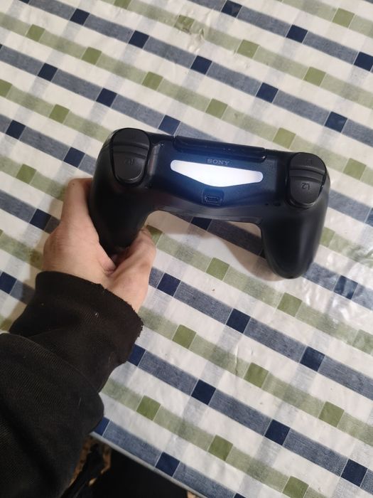 Comando PS4 v2 original a funcionar perfeitamente