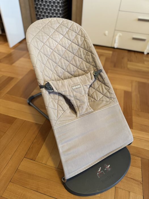 BABYBJÖRN Bujak leżak baby bjorn leżaczek kolor piaskowy - sand grey