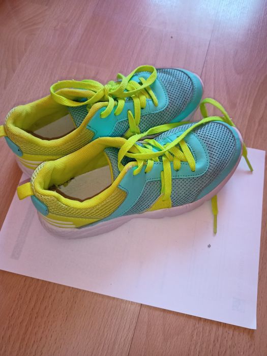 Buty sportowe/adidasy
