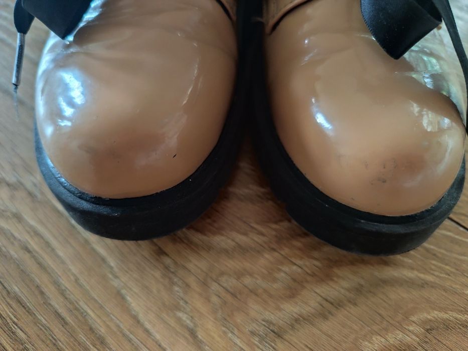 Lakierowane loafersy, buty Reserved