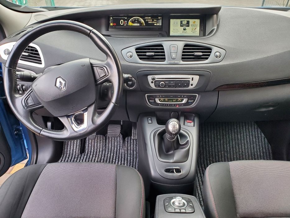Продам авто Renault Scenic 3 2013