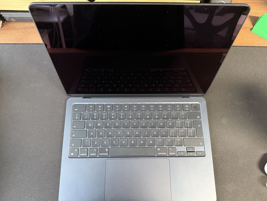 MacBook Air M2 13.6 cali