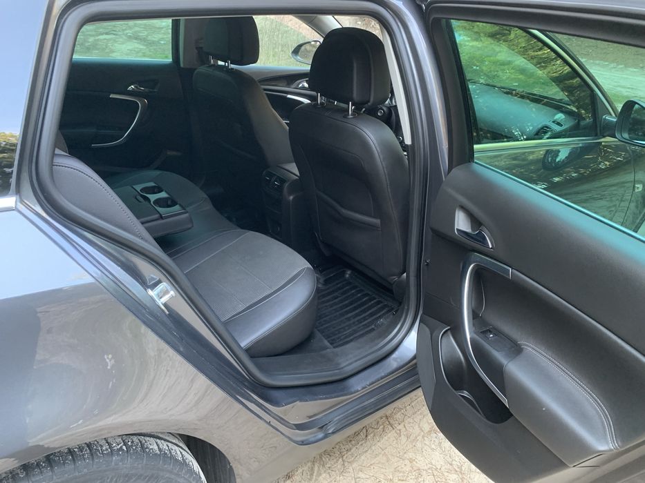 Опель інсігнія 2010 рік